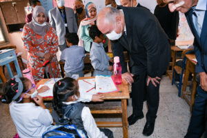 محافظ قنا يتابع انتظام الدراسة بمدرسة اللغات الإبتدائية بالألومنيوم  21 - جريدة المساء