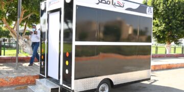 بأيادي قنائية .. إنتاج أول نموذج محلى لعربة متنقلة لتقديم المأكولات تمهيدًا لطرحها للشباب 1 - جريدة المساء