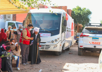 "الهلال الأحمر" يواصل تقديم مساعداته لأهالي ضحايا معدية المنوفية 18 - جريدة المساء