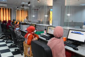 وفد البنك الدولى يتفقد المركز التكنولوجى بقفط 39 - جريدة المساء