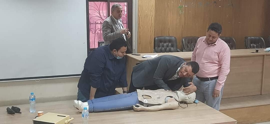 دورة تدريبية لأطباء الأسنان بالشرقية.. عن سياسات مكافحة العدوي والإنعاش القلبي الرئوي 19 - جريدة المساء