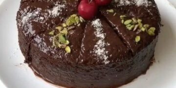 الشيف غزال يقدم طريقة عمل كيكة الشيكولاته 1 - جريدة المساء