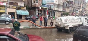 عمال مجالس المدن بالشرقية.. خلايا نحل بالشوارع والميادين لشفط المياه 34 - جريدة المساء عمال مجالس المدن بالشرقية.. خلايا نحل بالشوارع والميادين لشفط المياه 33 - جريدة المساء