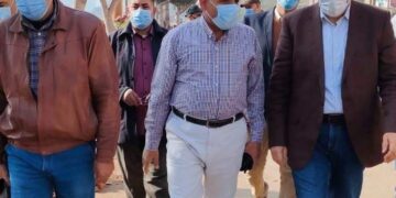 محافظ الشرقية يفاجئ منيا القمح .. تفقد أعمال الرصف والمحاور المرورية والتقي المواطنين 2 - جريدة المساء محافظ الشرقية يفاجئ منيا القمح .. تفقد أعمال الرصف والمحاور المرورية والتقي المواطنين 1 - جريدة المساء