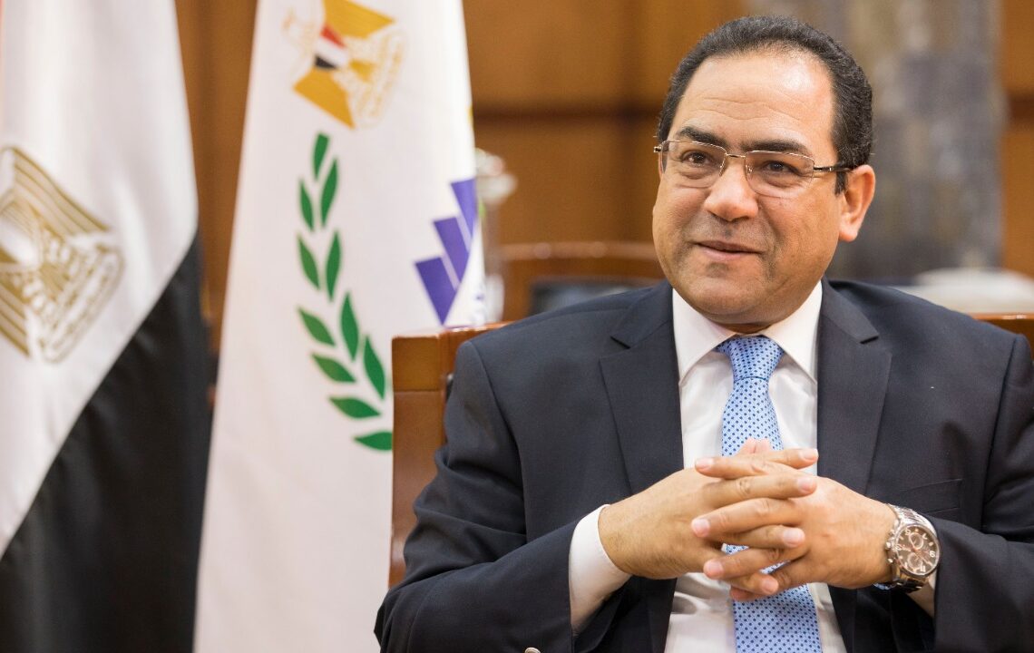 "التنظيم والإدارة":ترقية2617 موظفا بالجهاز الإدارى وتسوية (926) 18 - جريدة المساء