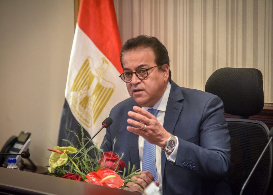 وزير التعليم العالي : إطلاق التطبيق الإلكتروني "اطمئن" ليكون بمثابة جواز سفر صحي 19 - جريدة المساء