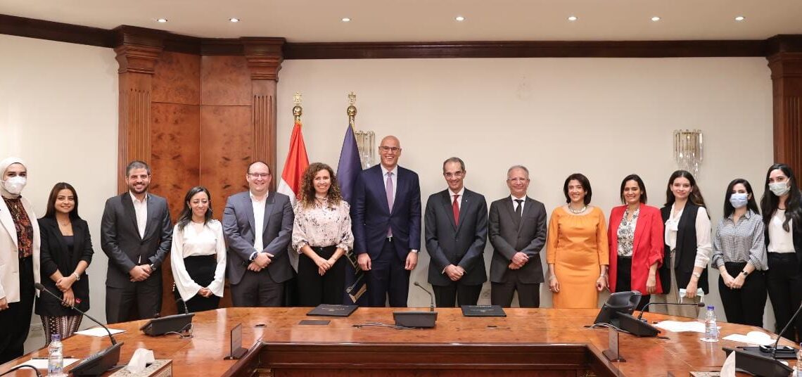 وزير الاتصالات يشهد توقيع اتفاقية  بين "إيتيدا" و"بيبسيكو مصر" 17 - جريدة المساء