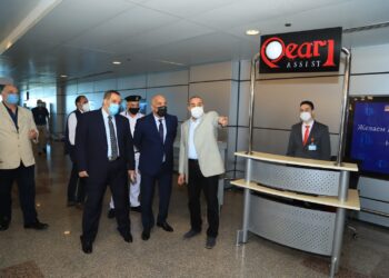 وزير الطيران يتفقد مطــار الغردقة ويتسلم شهادة الأيزو لنظام الإدارة البيئية 24 - جريدة المساء