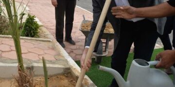 مدبولى و9 وزراء فى الوادي الجديد لتفقد المشروعات التنموية 2 - جريدة المساء مدبولى و9 وزراء فى الوادي الجديد لتفقد المشروعات التنموية 1 - جريدة المساء