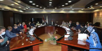 وزير النقل يبحث مع السفير السويدي بالقاهرة التعاون في مشروع أتوبيسات BRT 2 - جريدة المساء وزير النقل يبحث مع السفير السويدي بالقاهرة التعاون في مشروع أتوبيسات BRT 1 - جريدة المساء