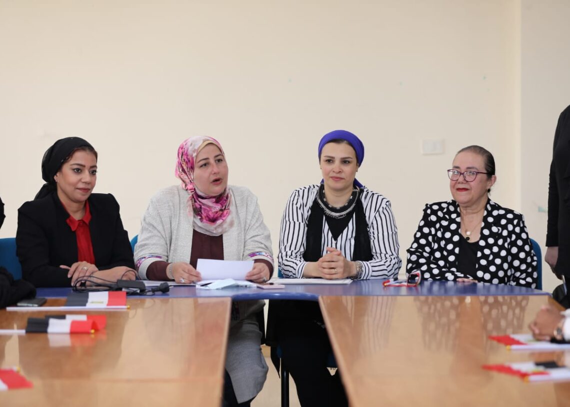 قومي المرأة يحتفل مع ريفيات المنيا بنجاح مشروع إنتاج السماد العضوي 18 - جريدة المساء