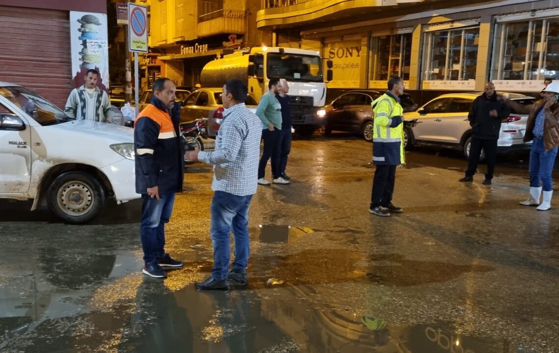 مياه الشرقية: متابعة أعمال سحب تجمعات مياه الأمطار..وصيانة البالوعات 15 - جريدة المساء