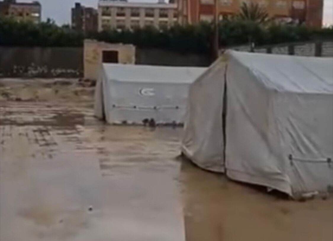 سكان خيم الايواء بمسيري الإسكندرية .. يطلبون نقلهم لمساكن آمنة لحمايتهم من الامطار 19 - جريدة المساء