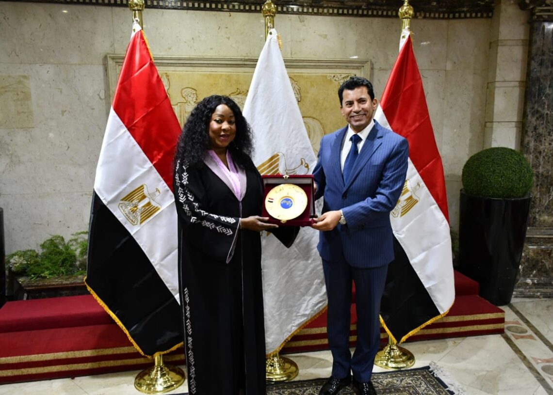 وزير الشباب والرياضة يستقبل أمين عام الفيفا وسكرتير عام الكاف 19 - جريدة المساء