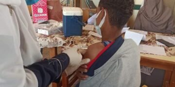 انطلاق حملة تطعيم طلاب الثانوية بالوادي الجديد.. بلقاح فيروس كورونا 2 - جريدة المساء انطلاق حملة تطعيم طلاب الثانوية بالوادي الجديد.. بلقاح فيروس كورونا 1 - جريدة المساء