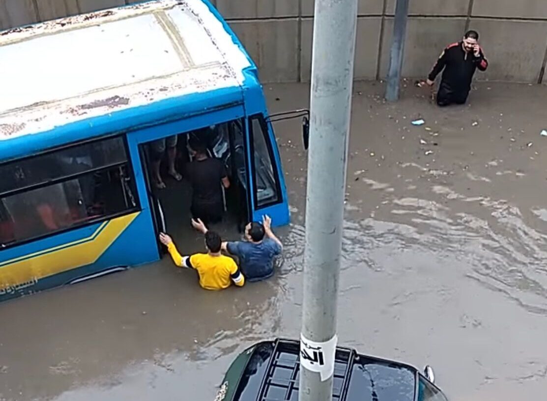 ساعتين أمطار أغرقت الإسكندرية 20 - جريدة المساء ساعتين أمطار أغرقت الإسكندرية 19 - جريدة المساء