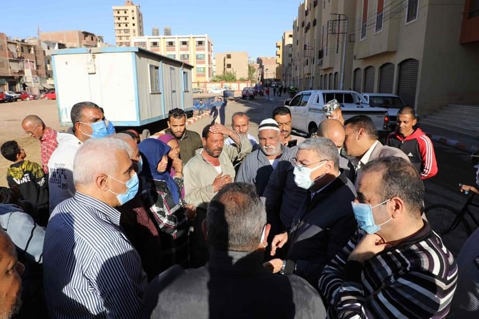 محافظ المنيا يتفقد المشروعات التنموية والصحية.. إلتقى بالمواطنين للتعرف علي مشاكلهم 17 - جريدة المساء
