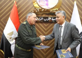 تعاون بين جامعة جنوب الوادى وقيادة المنطقة الجنوبية العسكرية لتنفيذ مبنى ملحق بالعيادات الخارجية .. صور 18 - جريدة المساء