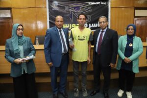 توزيع العصا البيضاء على طلاب المكتبة السمعية بجامعة جنوب الوادى 23 - جريدة المساء