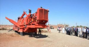 محافظ الوادي الجديد يشيد بتجربة التلقيح الصناعي للحيوانات ومصنع تدوير المخلفات. تحويل مخلفات النخيل إلى منتج نظيف وآمن من الحرائق.. تعميم تجربة السلالات لدعم الإنتاج وتوفير اللحوم والالبان .. 19 - جريدة المساء