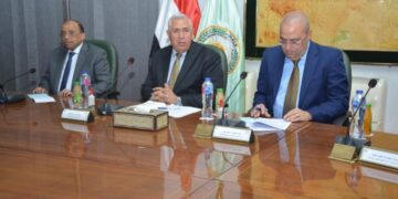 وزراء الزراعة والإسكان والتنمية المحلية يبحثون ملف التصالح والتعديات على الاراضى الزراعية 1 - جريدة المساء