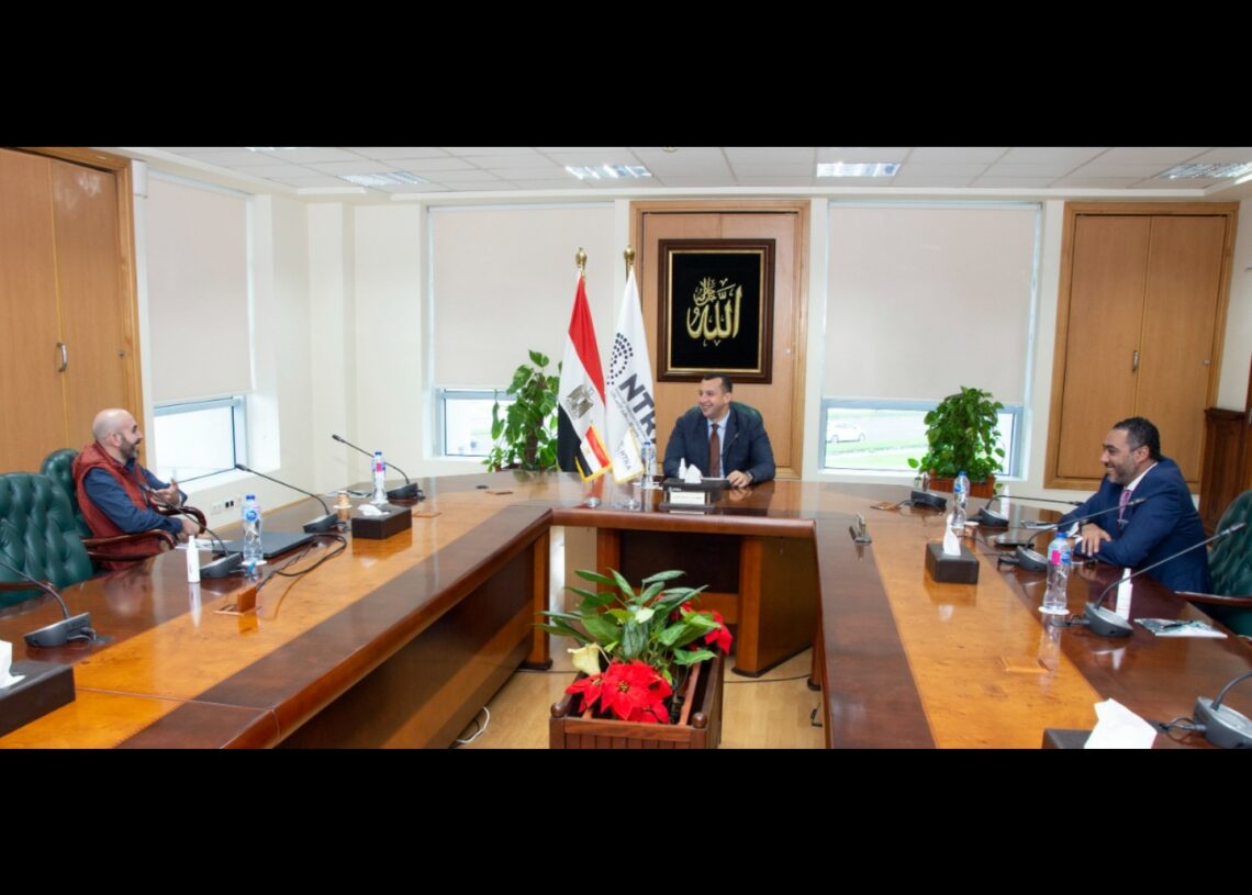 القومي للاتصالات يستدعي قيادات فودافون في وجود المستخدم صاحب واقعة المشاجرة 18 - جريدة المساء القومي للاتصالات يستدعي قيادات فودافون في وجود المستخدم صاحب واقعة المشاجرة 17 - جريدة المساء