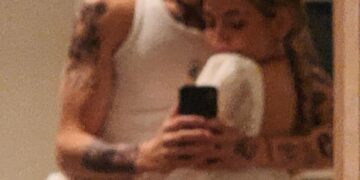 "حضن مع صديقها" يضع كنزي عمرو دياب في مرمى النيران .. والجمهور يعلق :"انت فين يا هضبة" 2 - جريدة المساء "حضن مع صديقها" يضع كنزي عمرو دياب في مرمى النيران .. والجمهور يعلق :"انت فين يا هضبة" 1 - جريدة المساء