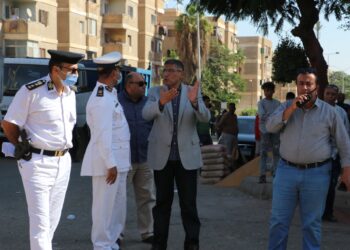 رئيس جهاز مدينة 6 أكتوبر يقود حملة مكبرة لاسترداد الوحدات المخالفة بالحي السادس 27 - جريدة المساء