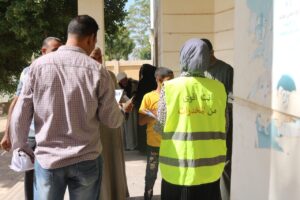 علاج 820 مواطنًا بالمجان فى قافلة جامعة جنوب الوادى بـ "عزبة عبدالرحمن" 19 - جريدة المساء