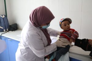 علاج 820 مواطنًا بالمجان فى قافلة جامعة جنوب الوادى بـ "عزبة عبدالرحمن" 23 - جريدة المساء