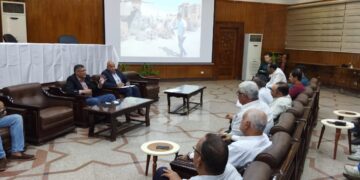 رئيس "6 أكتوبر" يبحث مقترحات وشكاوى سكان بعض أحياء المدينة 1 - جريدة المساء