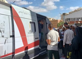 سيارة متنقلة لتقديم خدمات المركز التكنولوجى .. بقنا 27 - جريدة المساء