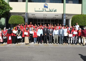 نائب محافظ قنا يكرم متطوعى جمعية الهلال الأحمر لمشاركتهم الفعالة فى "صقر 87" .. صور 31 - جريدة المساء