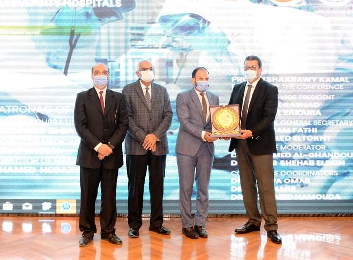 جامعة المنصورة تكرم صناع الخير لدورها الرائد فى مواجهة مخاطر إنتشار فيروس كورونا 19 - جريدة المساء جامعة المنصورة تكرم صناع الخير لدورها الرائد فى مواجهة مخاطر إنتشار فيروس كورونا 18 - جريدة المساء