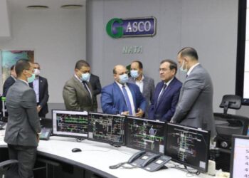 وزير البترول يتفقد مركز التحكم بالشبكة القومية للغاز الطبيعى 31 - جريدة المساء