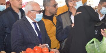 احتفالًا بالعيد القومى .. خفض أسعار الخضروات بنسبة 50 % بسوق العصر ببورسعيد 1 - جريدة المساء