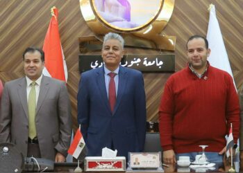 رئيس جامعة جنوب الوادى يستقبل مساعد وزير التعليم العالى للمشروعات القومية .. صور 28 - جريدة المساء