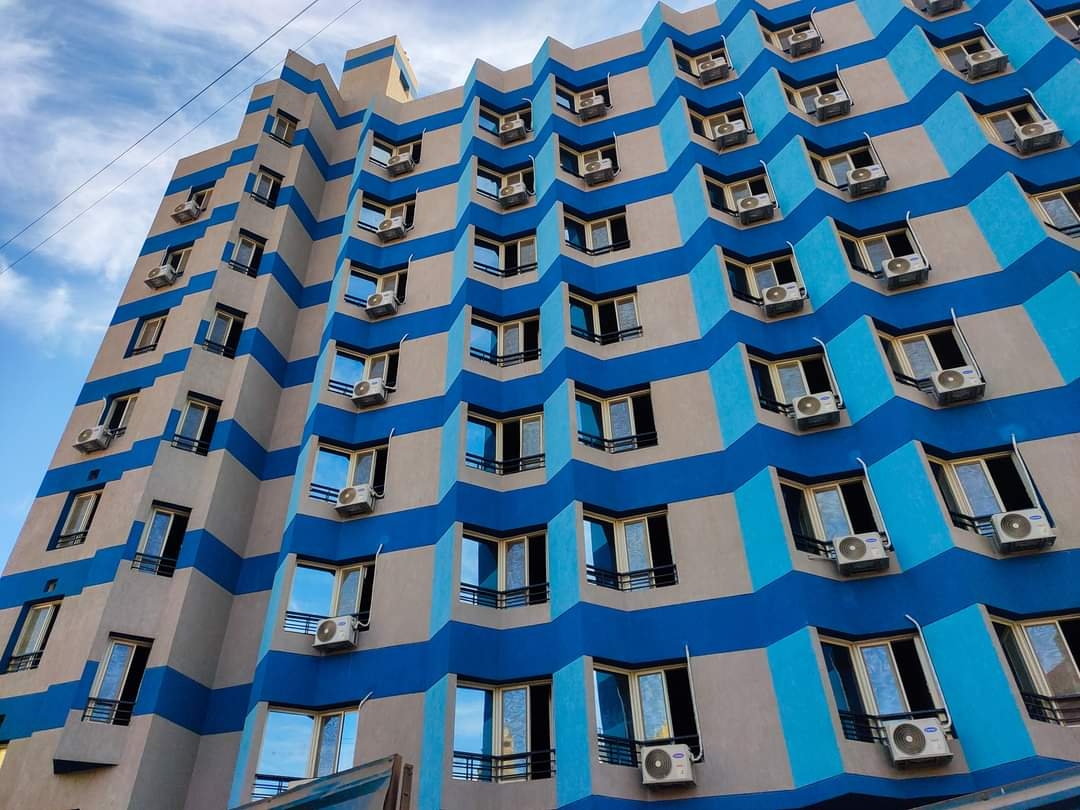 محافظ سوهاج يتابع مشروع إنشاء مجمع "العاشر من رمضان" للتأمين الصحي . 18 - جريدة المساء