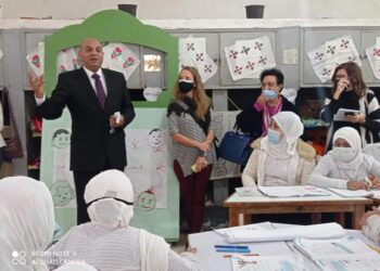 رئيس قطاع «التعليم العام» تتفقد أنشطة «قرية متعلمة» و«حياة كريمة» بمركز سمالوط 27 - جريدة المساء