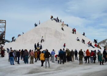 جبال الملح في بورسعيد تنافس الجليد 22 - جريدة المساء