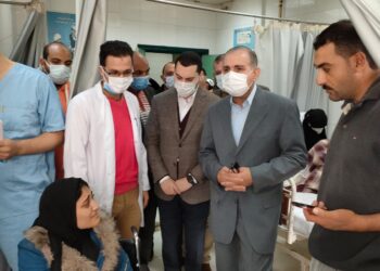 محافظ كفر الشيخ يطمئن على مصابي حادث انقلاب سيارة 17 - جريدة المساء