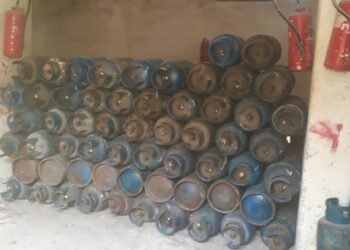 ضبط 40 طن ملح و2280 زجاجة خل مجهولة المصدر بكفر الشيخ 23 - جريدة المساء