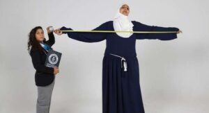 وفاة "هدي شحاتة" صاحبة أطول قامة في مصر 25 - جريدة المساء