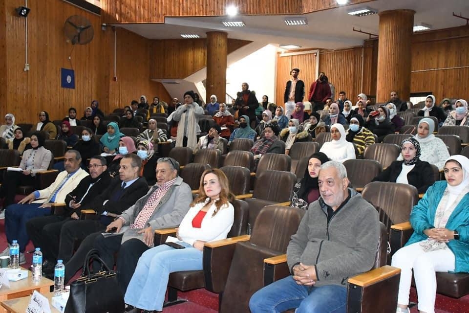 ١٣٠ طالب وطالبة يشاركون في مسابقة أفضل مذيع بجامعة القناة 19 - جريدة المساء