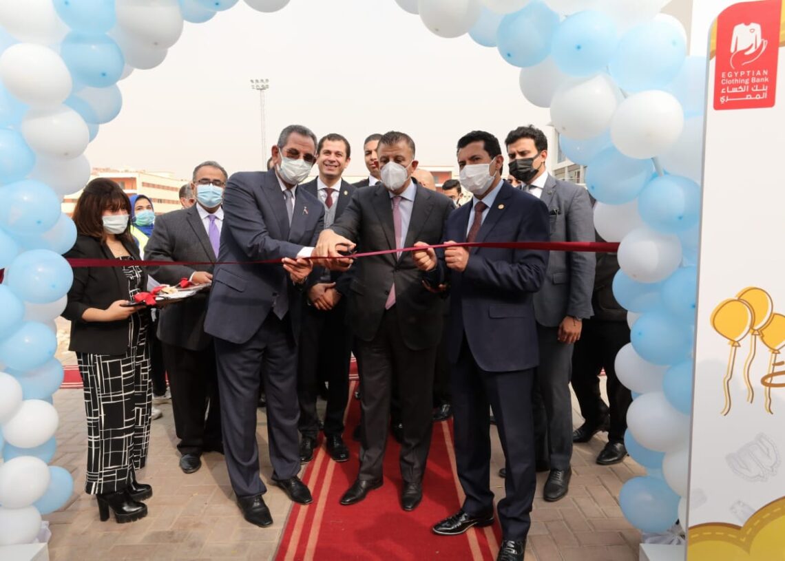 "تحيا مصر" يطلق المرحلة الثالثة من مبادرة "دكان الفرحة" بتوزيع مليون قطعة ملابس 19 - جريدة المساء