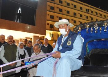 محافظ أسوان يؤكد لسائقى الحنطور : إجراءات رادعة لمخالفي الزي الموحد 21 - جريدة المساء