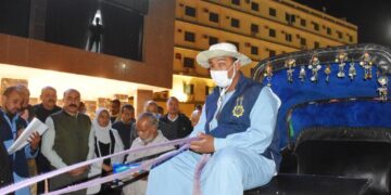 محافظ أسوان يؤكد لسائقى الحنطور : إجراءات رادعة لمخالفي الزي الموحد 2 - جريدة المساء محافظ أسوان يؤكد لسائقى الحنطور : إجراءات رادعة لمخالفي الزي الموحد 1 - جريدة المساء