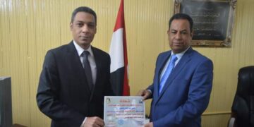 تكريم المشاركين فى دورات مركز التحكيم بكلية الحقوق بقنا .. صور 2 - جريدة المساء تكريم المشاركين فى دورات مركز التحكيم بكلية الحقوق بقنا .. صور 1 - جريدة المساء