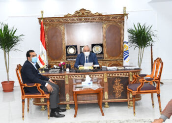 محافظ قنا يناقش خطة تنفيذ البنية التحتية لمدينة الأمل 15 - جريدة المساء