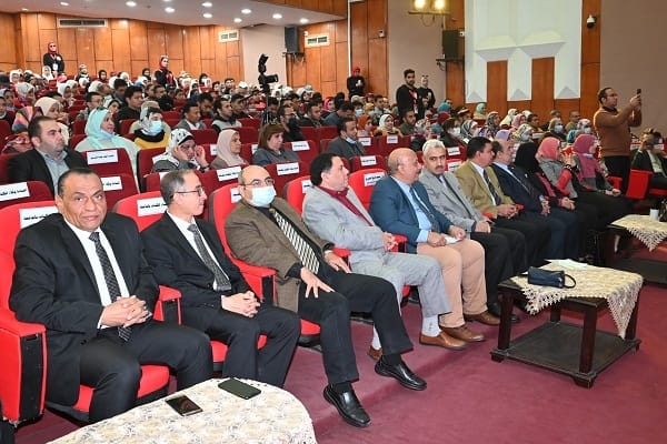 أسرار وضوابط النشر العلمي.. فى ندوة بجامعة الفيوم 18 - جريدة المساء أسرار وضوابط النشر العلمي.. فى ندوة بجامعة الفيوم 17 - جريدة المساء